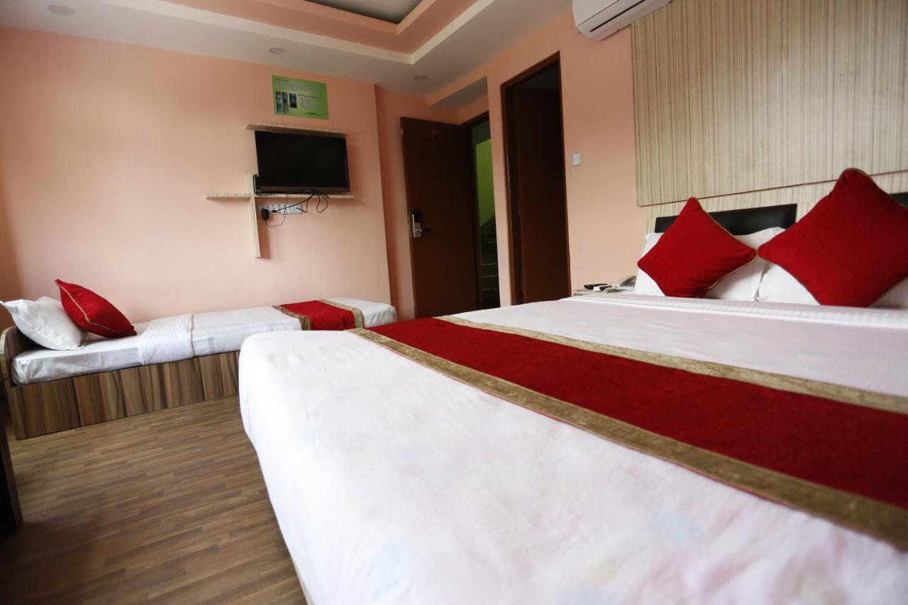 Airport Hotel Катманду Екстериор снимка