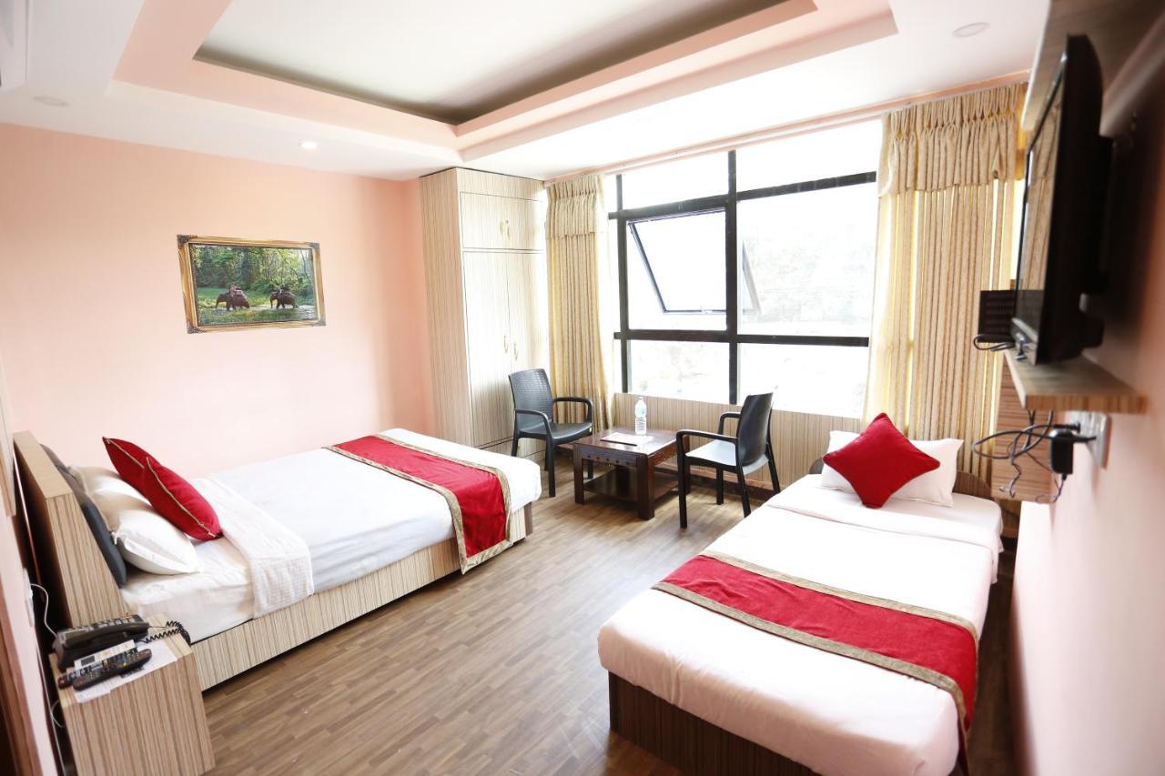 Airport Hotel Катманду Екстериор снимка