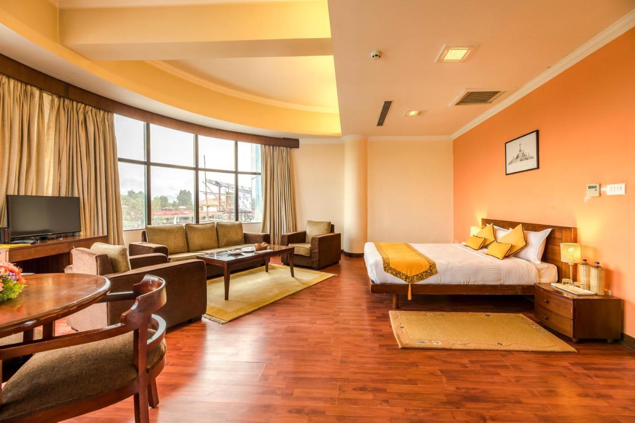 Airport Hotel Катманду Екстериор снимка